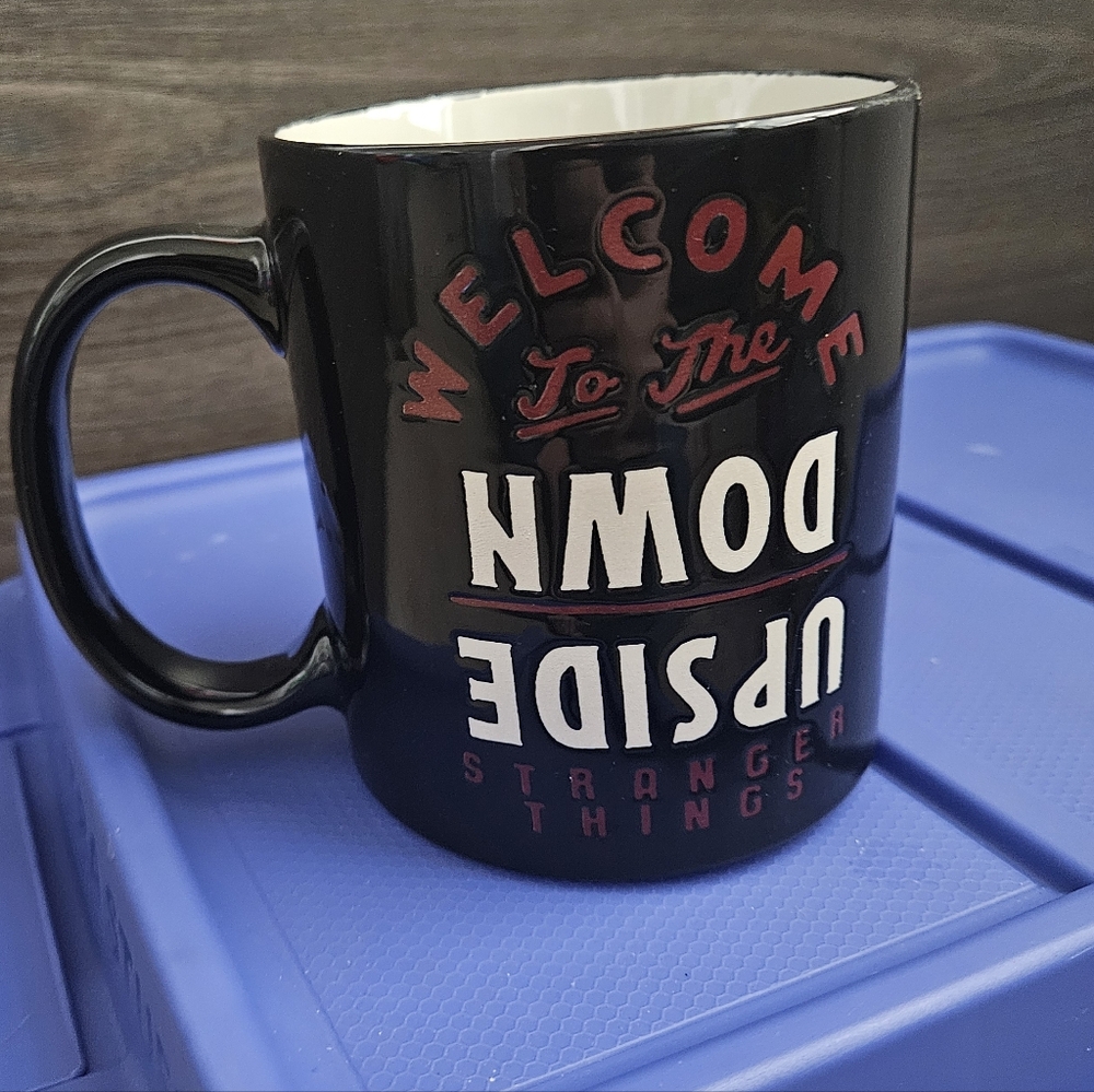 Stranger Things "Welcome to the Upside Down" Black Ceramic Mug 21 Ounces